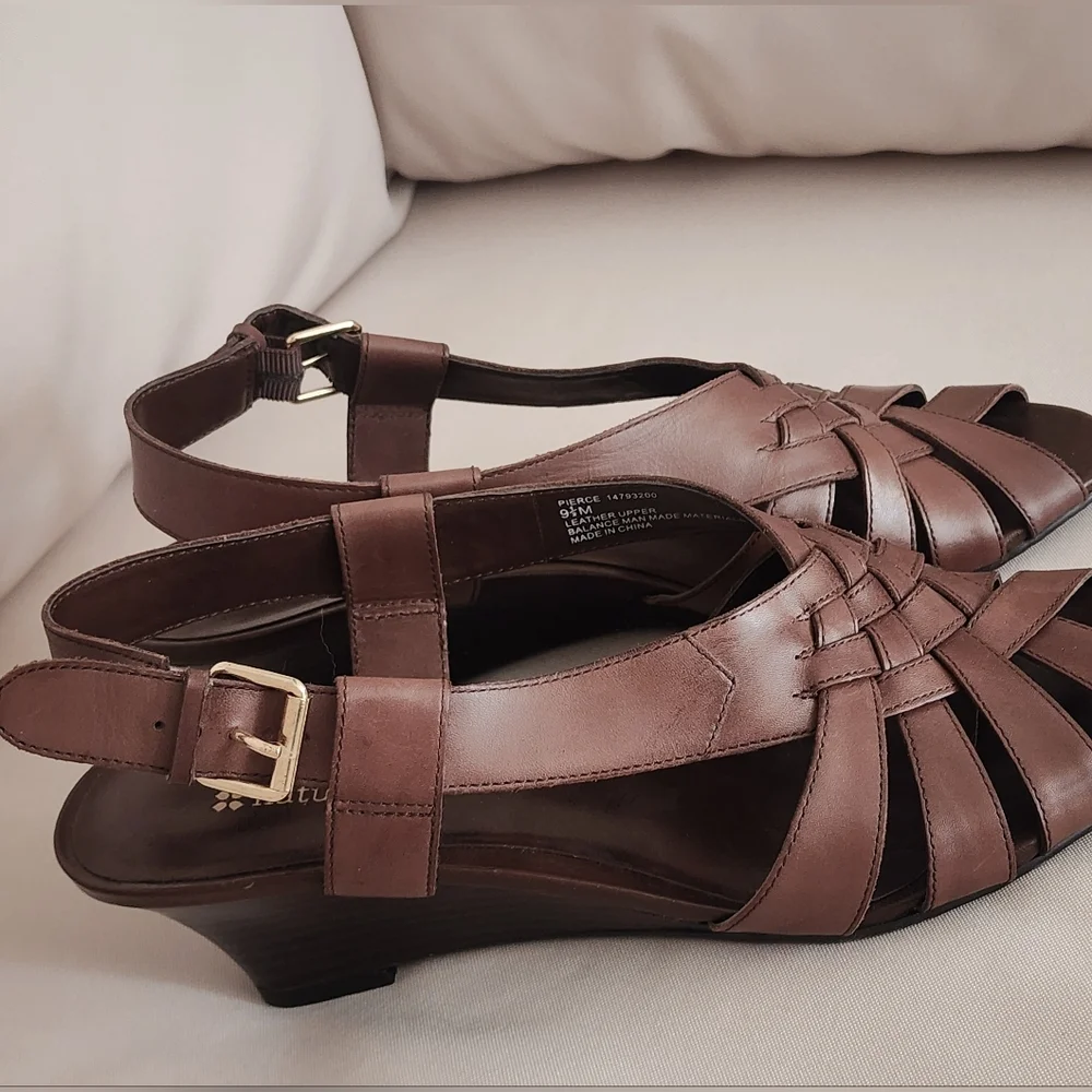 Naturalizer Platform Wedge Women's Sandals 2.5